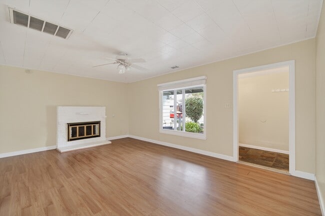 Photo - 259 Gloria Dr