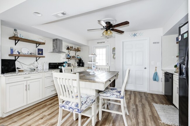 Photo - 107 Chesapeake Bay Ct