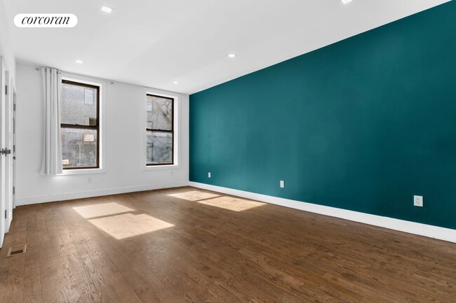 Photo - 297 Hinsdale St Apartment