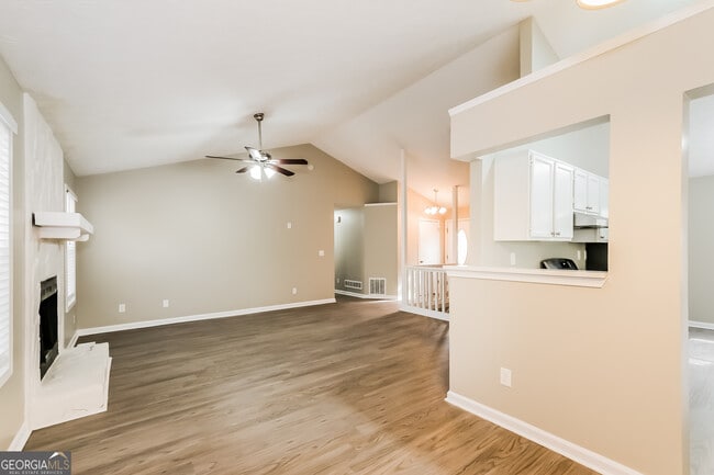 Photo - 5878 Homestead Cir