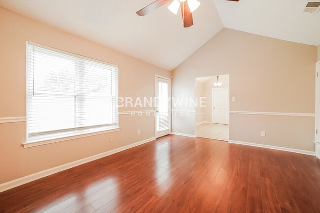 Photo - 6490 Saddleback Cir