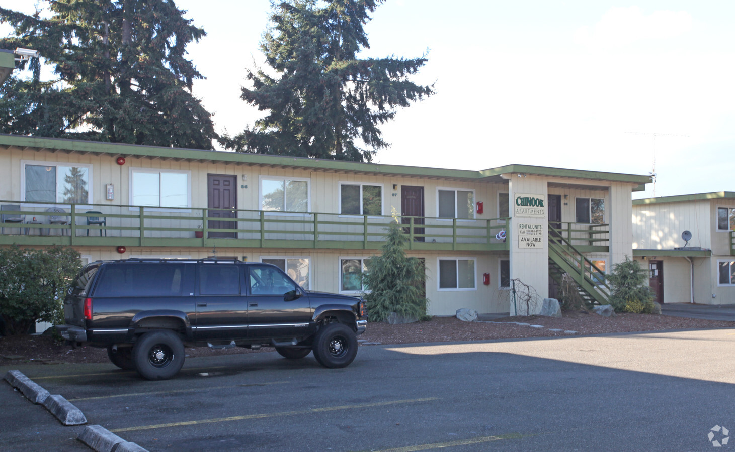 Chinook Apartments - Chinook Apartments