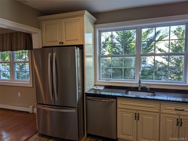Photo - 12 Maple Ct