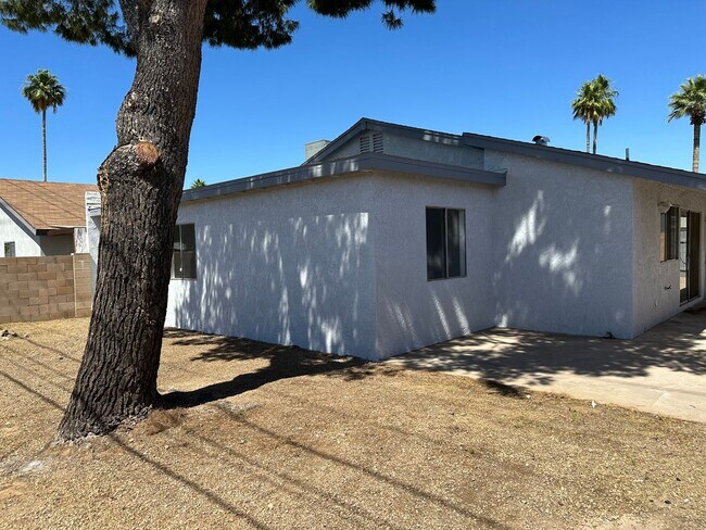 Photo - Thomas and Pima Rds - Minutes to Old Town Scottsdale!