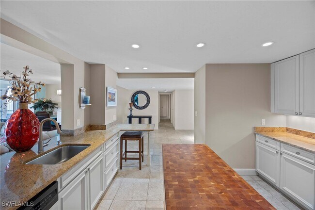 Building Photo - 15 Bluebill Ave Unit 103s Rental