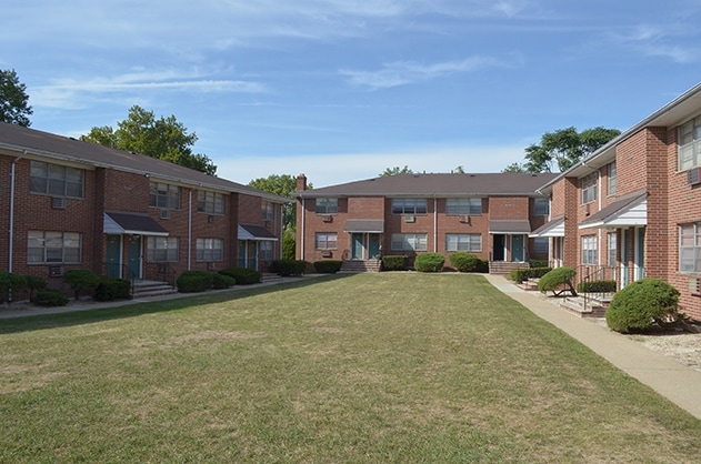River Cross Apartments