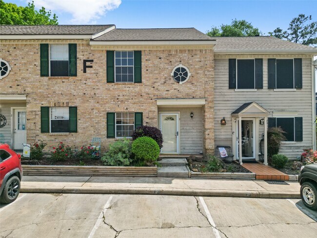 Building Photo - 2030 Plantation Dr Unit F3 Rental