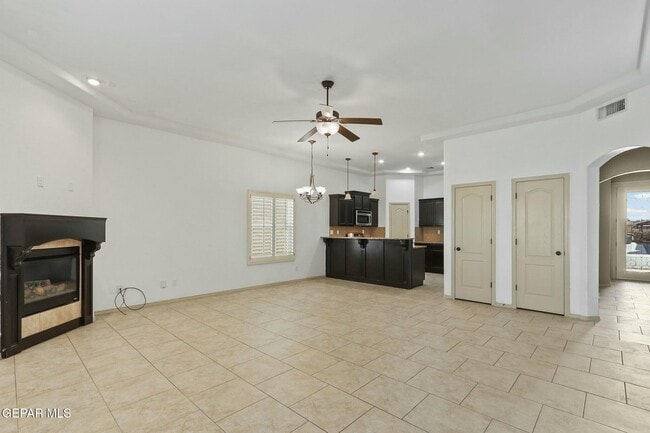 Photo - 14681 Jesus Almeida