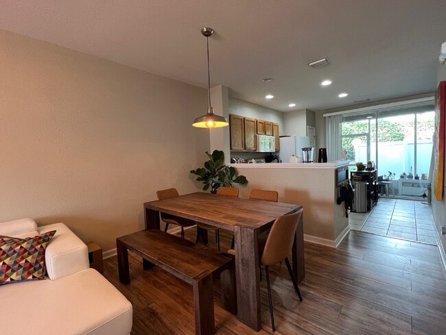 Photo - AVAILABLE MAY 10TH 2BD/2.5 BATH TOWNHOME IN THE EXCLUSIVE WYNCHASE COMMUNITY!!