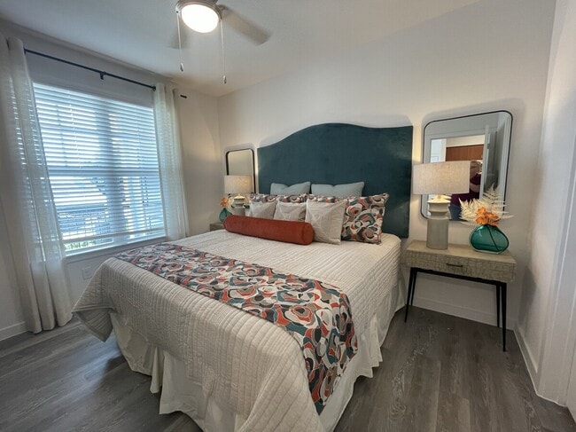 Photo - Luxury Looks Good on You Unit SLAG