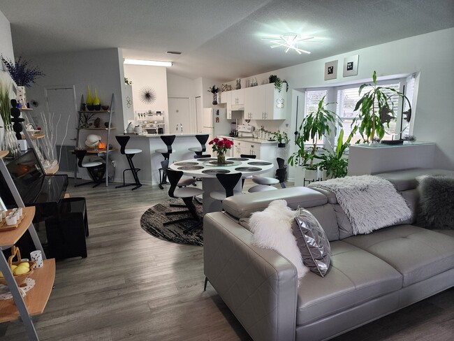 Photo - 1876 W Shanelle Path