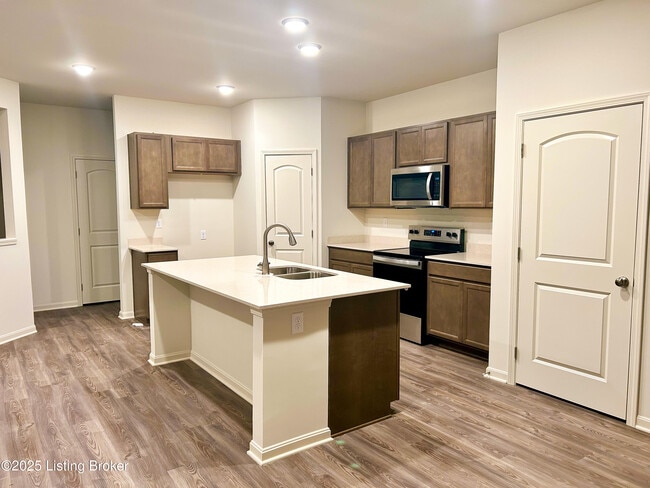 6509 Fair Rdg Ln