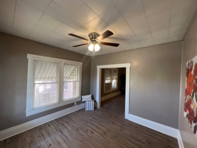 Photo - 521 W Ridgewood Ct