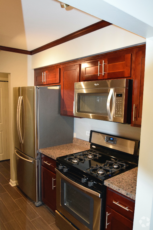 Building Photo - 1425 Ashland Ave Unit 2 Bed/2 Bath Rental