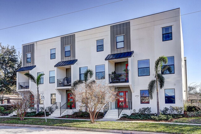 Photo - 6902 S MacDill Ave Townhome