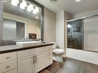 Photo - Hoyt Commons Condominiums - open floor plan Pearl District studio with parking/storage/balcony Unidad HC314