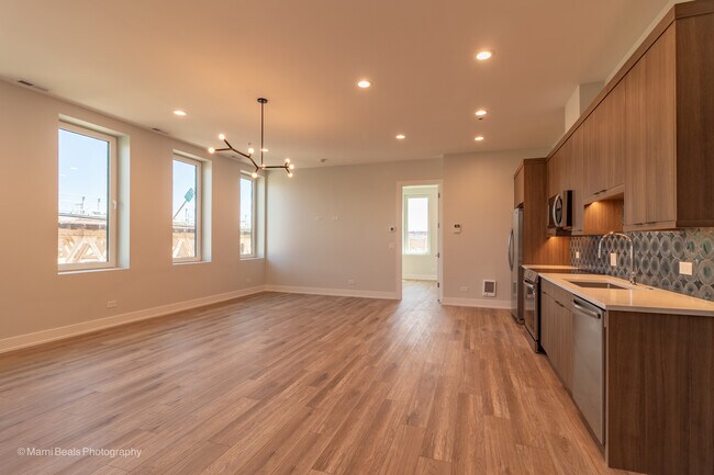 Photo - 6302 S Champlain Ave