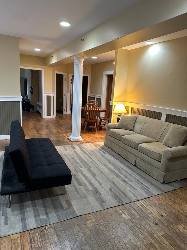 57 Winchester St - Rooms for Rent