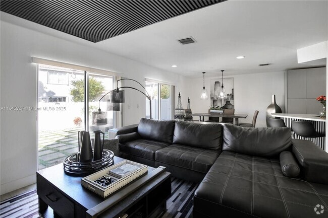 Building Photo - 5326 SW 126th Ave Rental