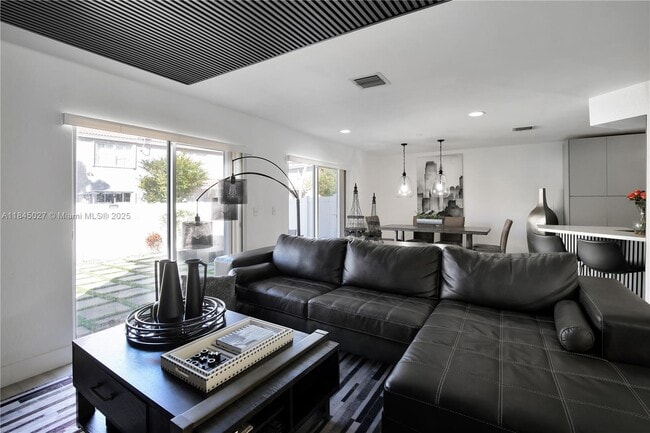 Building Photo - 5326 SW 126th Ave Rental