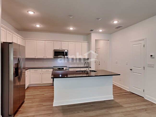 Photo - 146 Sapling Way