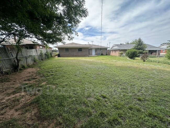 Photo - 137 E Jarman Dr