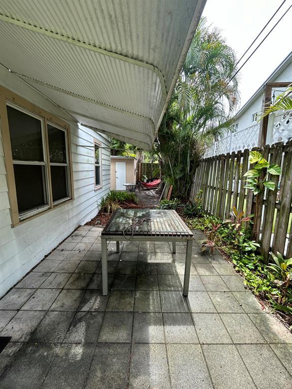 Photo - 710 NE 16th St Unidad A