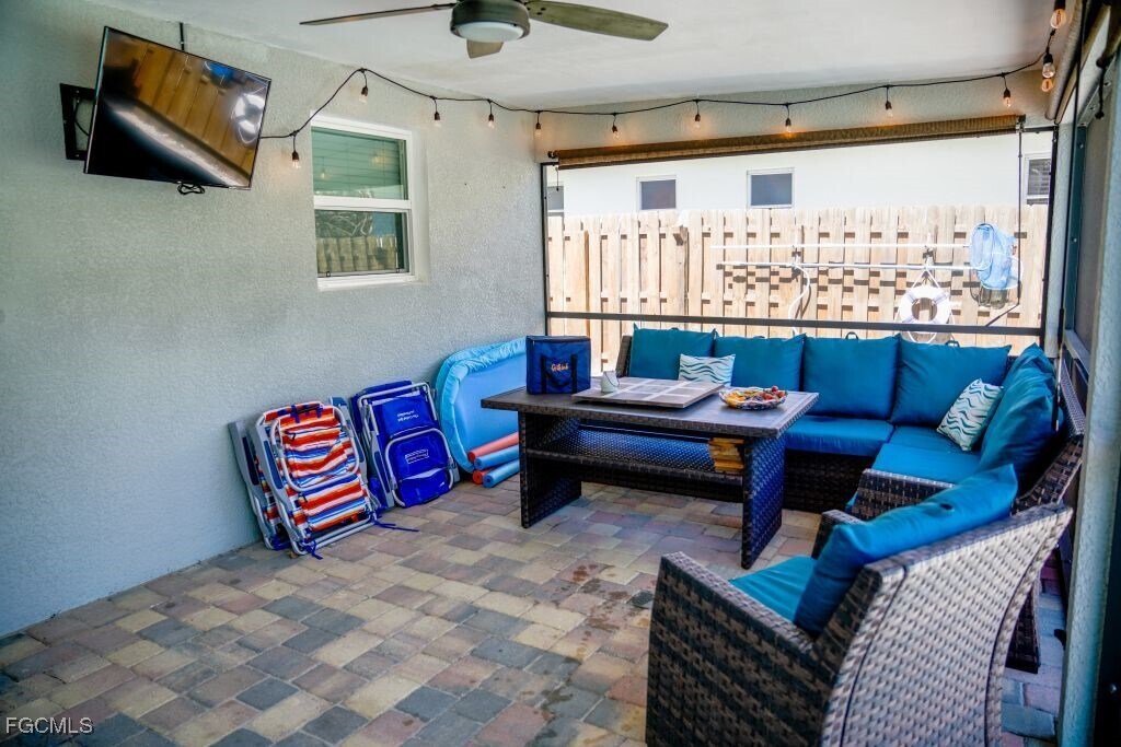 Photo - 560 E Valley Dr