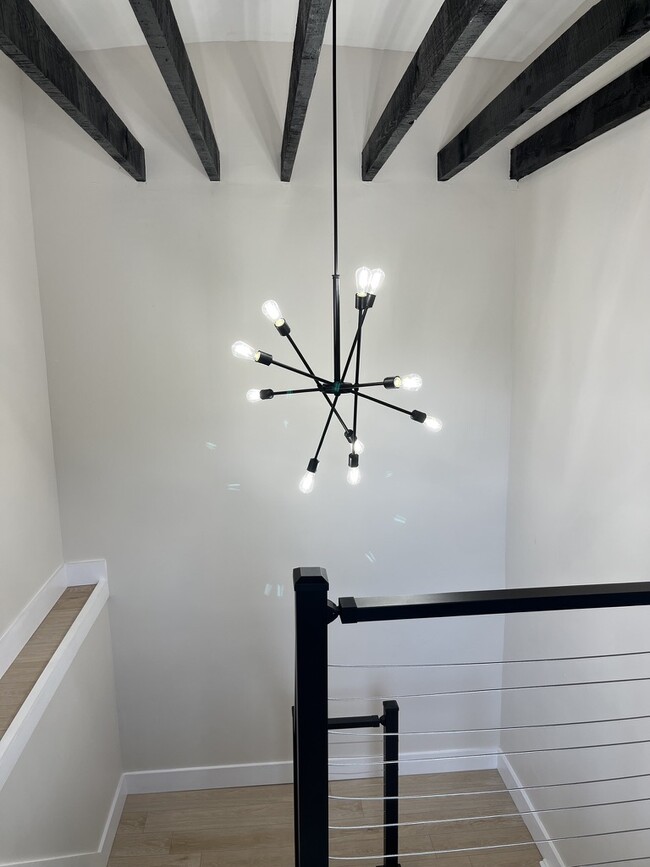 Building Photo - 427 Klotter Ave Unit Apartment E