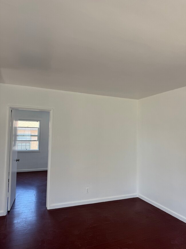 Photo - 1940 W Imperial Hwy Unidad Apartment for rent