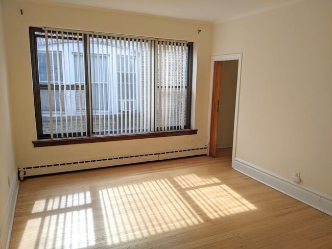 Photo - 1405 W Jarvis Ave Unit 3RE