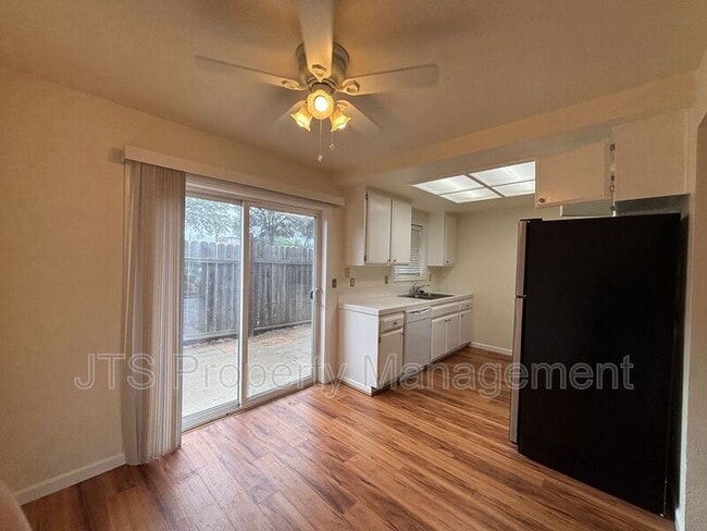 Photo - 2515 Merrychase Dr