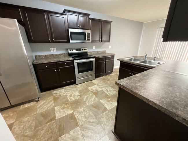 Photo - Large 5 bedroom home in Established Neighborhood ready to rent!