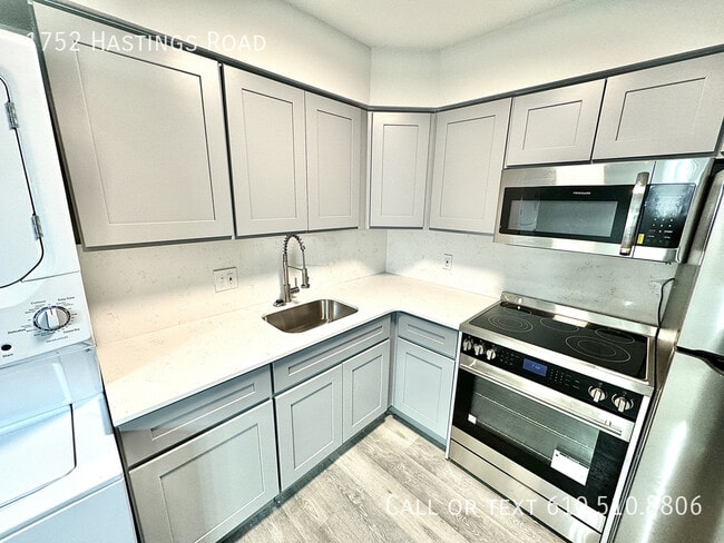 Photo - 1752 Hastings Rd