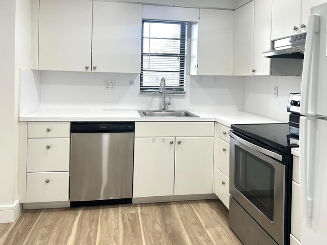 Photo - 9370 SW 8th St Unit 202