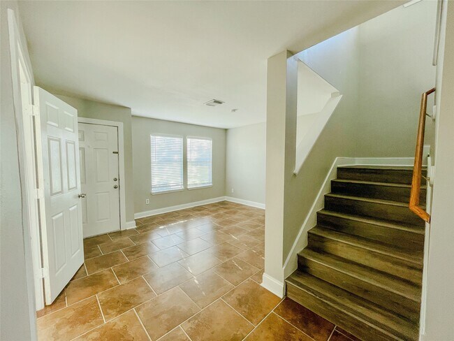 Photo - 11913 Longwood Garden Way