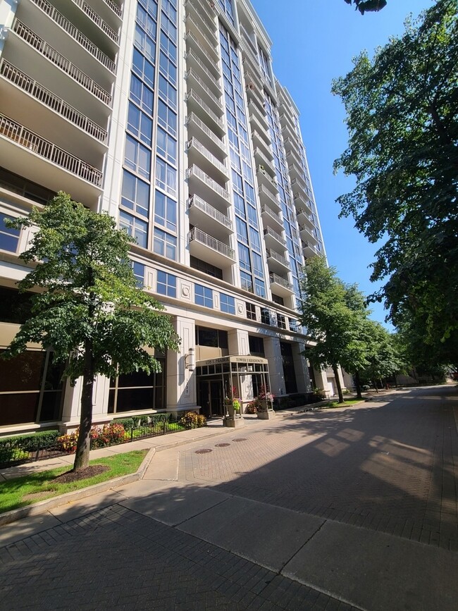 Photo - 1335 S Prairie Ave Condo Unit 1802