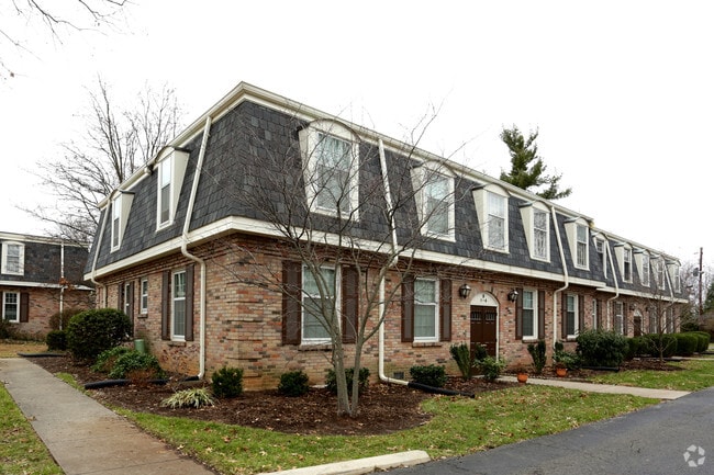 Photo - Salem Square Condominiums