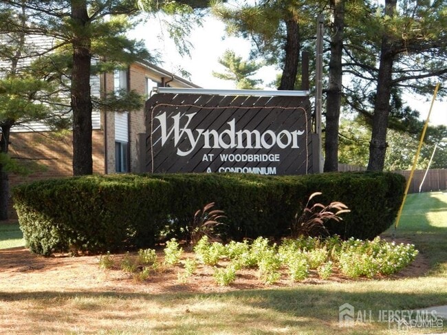 Building Photo - 1022 Cricket Ln