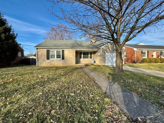 Photo - 479 Stratford Dr