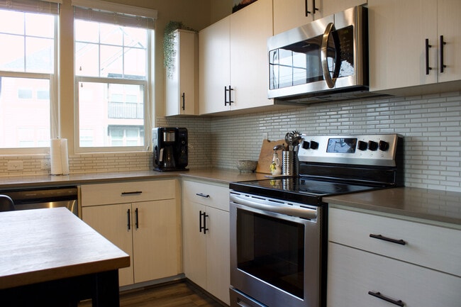 Photo - 17182 SW Appledale Rd Unit 405