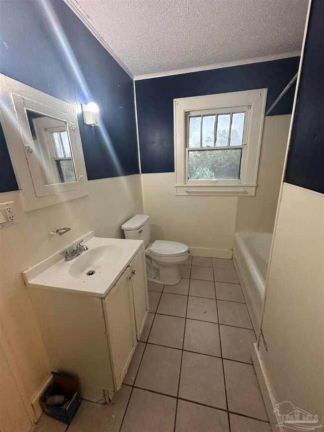 Photo - 14 E Strong St