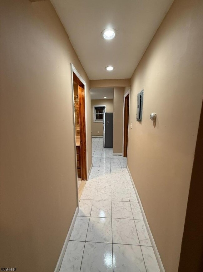 Photo - 389 Amherst St