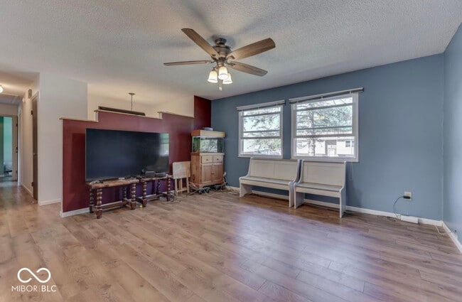 Photo - 3935 Mistletoe Dr