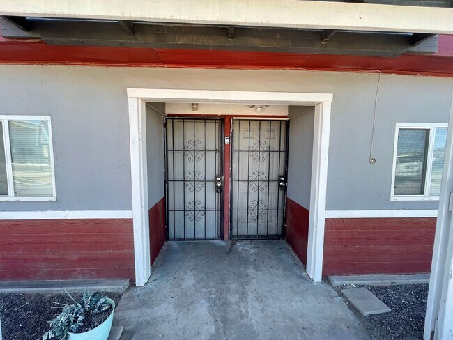 Photo - Broadway Palms