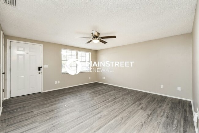 Photo - 3 Bedroom Pet-Friendly Home in SARASOTA, FL with Main Street Renewal