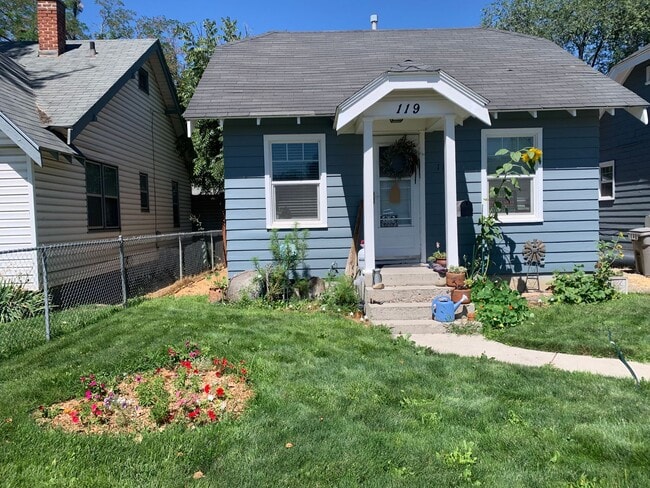 Building Photo - 117-119 18th Ave S Unit 119 18th Ave S Rental