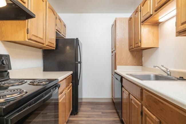 Squires Manor Apartment Homes