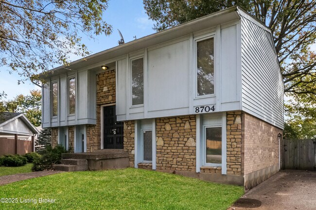 Photo - 8704 4 Oaks Ct
