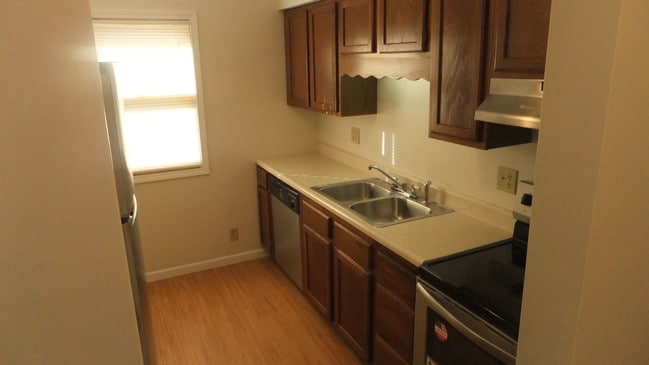 Kitchen 1 - 607 W North St